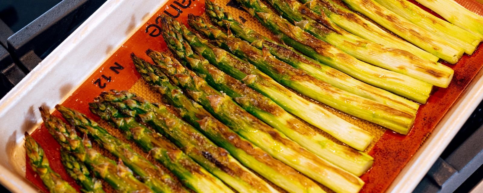 asparagus.charred
